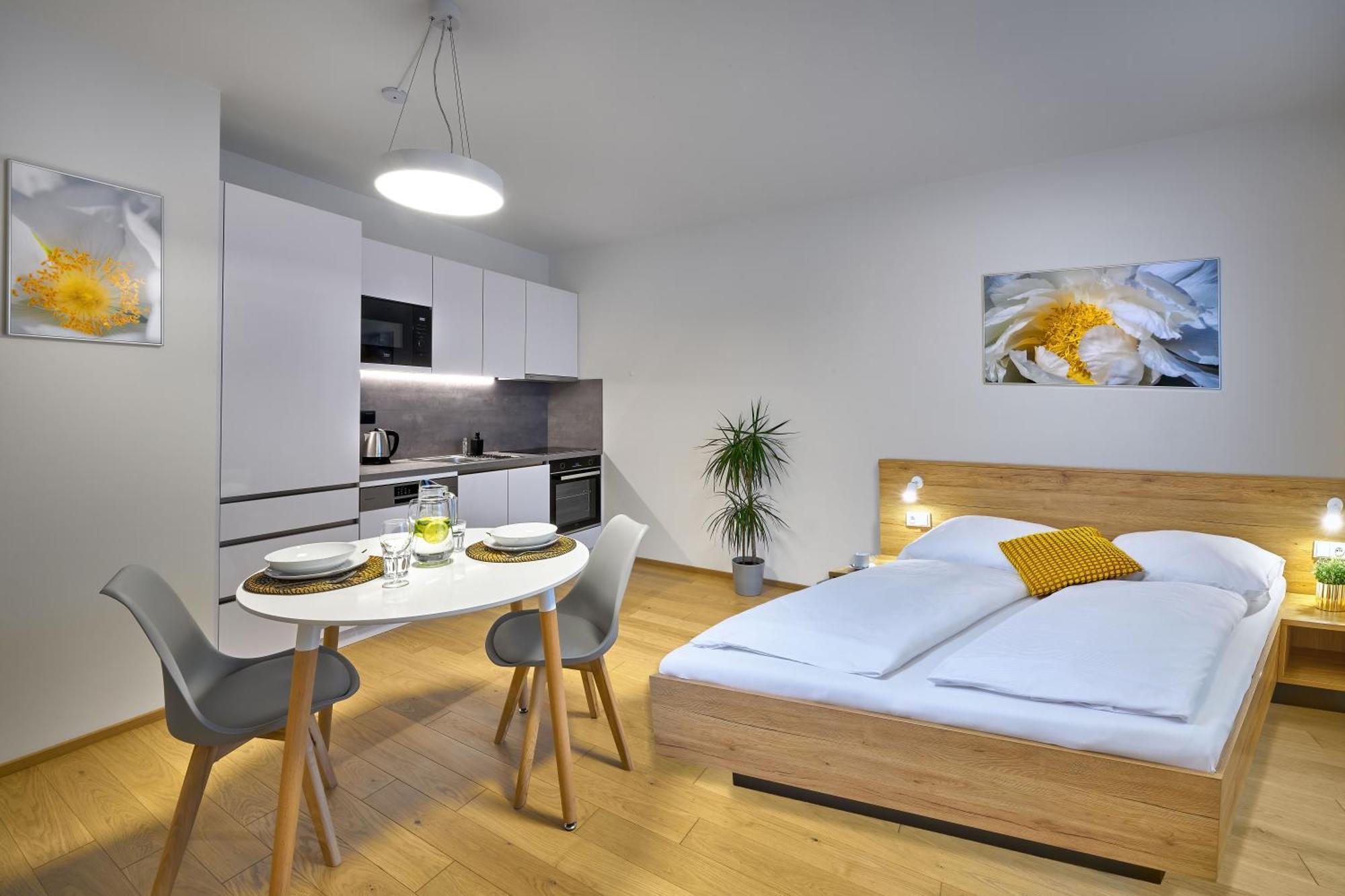 Downtown Andel Aparthotel