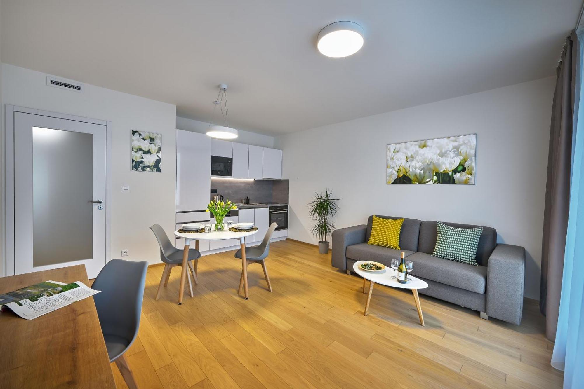 Downtown Andel Aparthotel 4*