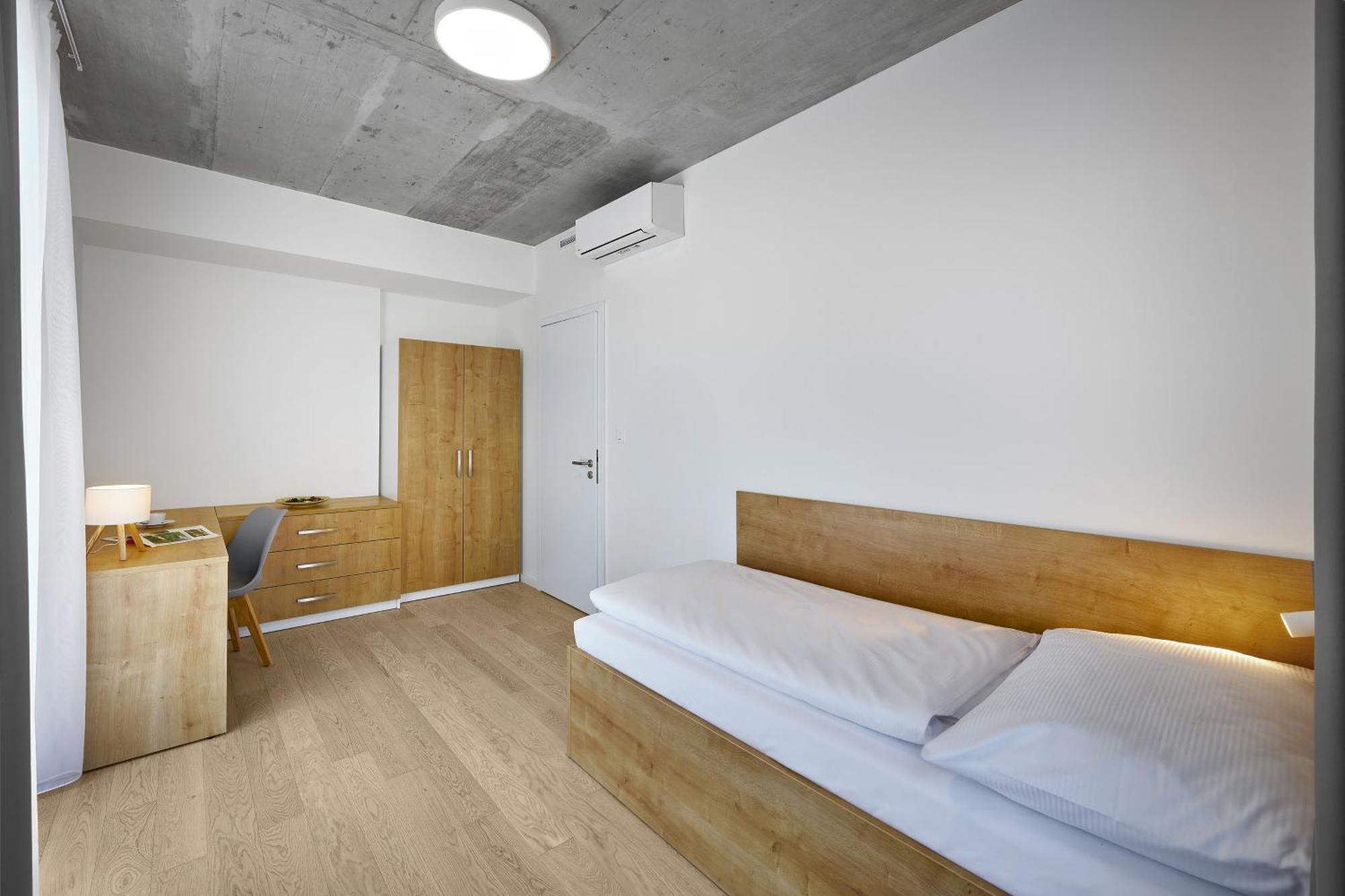 Downtown Andel Aparthotel